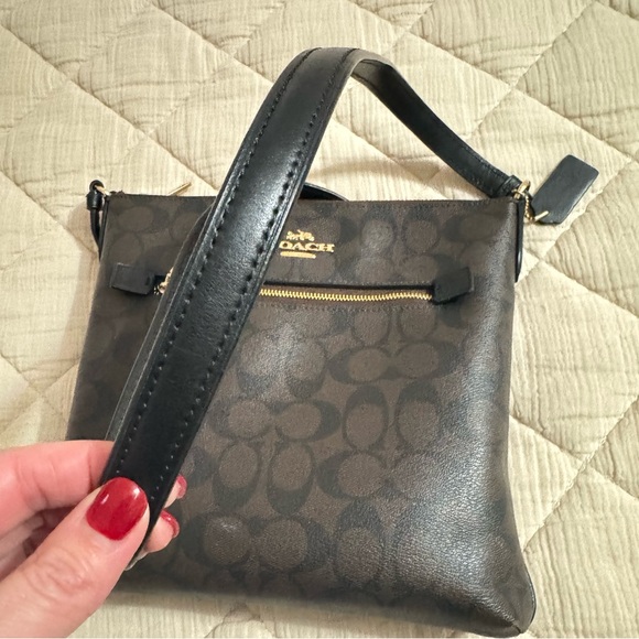 ✨COACH Crossbody✨ - Picture 6 of 6